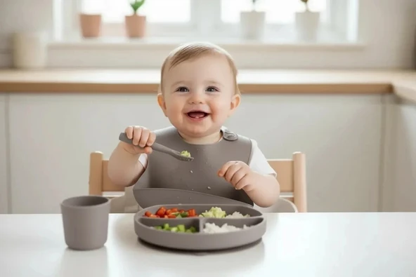 Babyjem Silikon Beslenme Seti Gri - Bpa Içermeyen Silikon Önlük & Tabak & Bardak & Kaşık ürün görseli 1