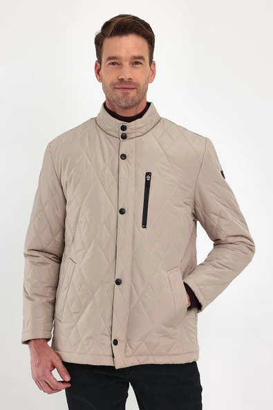 Erkek Krem Standart Fit Normal Kesim İçi Kürklü Dik Yaka Çıtçıtlı Dolgulu Desenli Overcoat ürün görseli 1