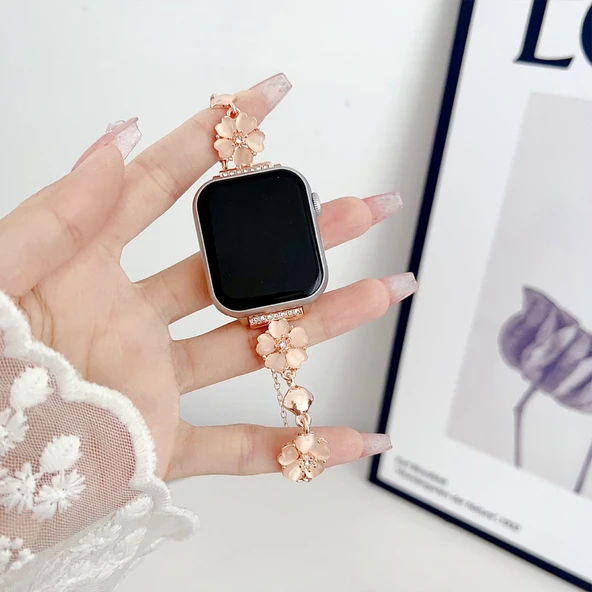 Apple Watch Seri 4 5 6 7 8 9 10 42-38-40-41mm Çiçekli ve Kalp Zincir Detaylı Bileklik Tasarım Kordon  Rose Gold ürün görseli 1