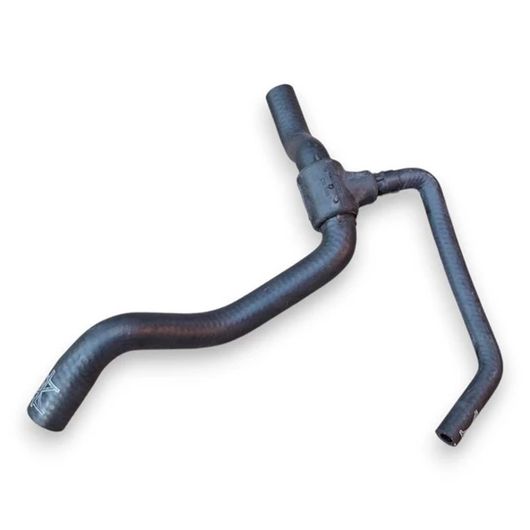 VW Passat B5.5 2001-2005 1.6 ALZ Motor Üst Dağıtıcı Hortum 06B121058BH ürün görseli 1