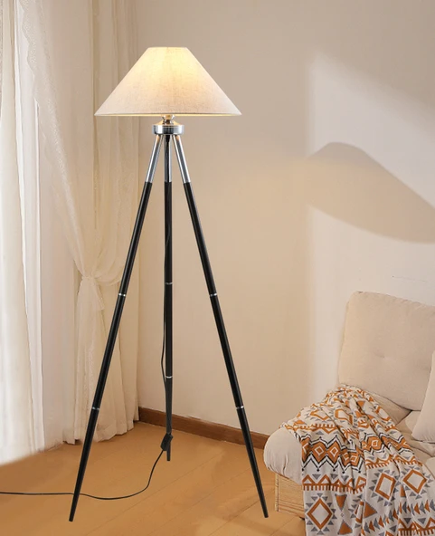 Cosby Siyah-Krom Kaplamalı Tripod Metal 3 Ayaklı Lambader ürün görseli 1