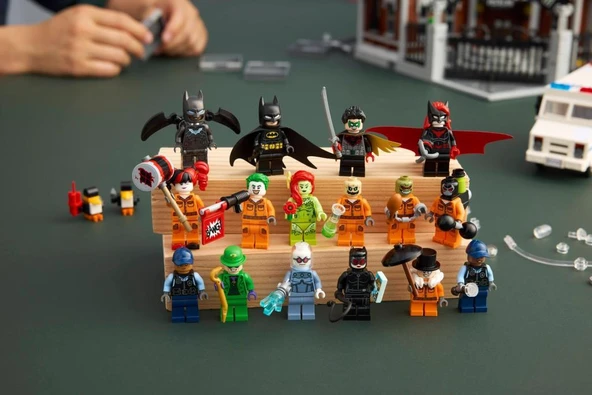 LEGO 76300  Batman Arkham Asylum - Resim 3