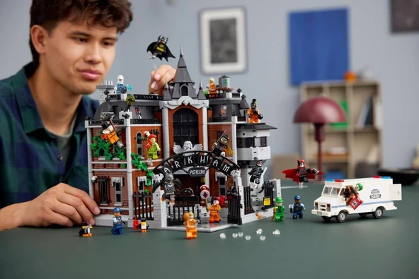 LEGO 76300  Batman Arkham Asylum - Resim 7
