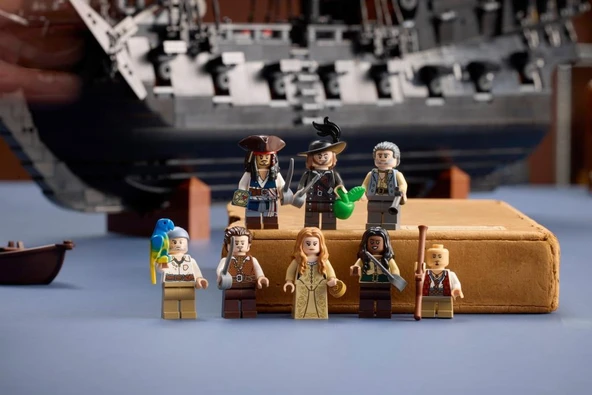 LEGO 10365 Captain Jack Sparrow's Pirate Ship - Resim 3