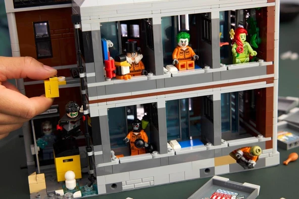 LEGO 76300  Batman Arkham Asylum - Resim 4