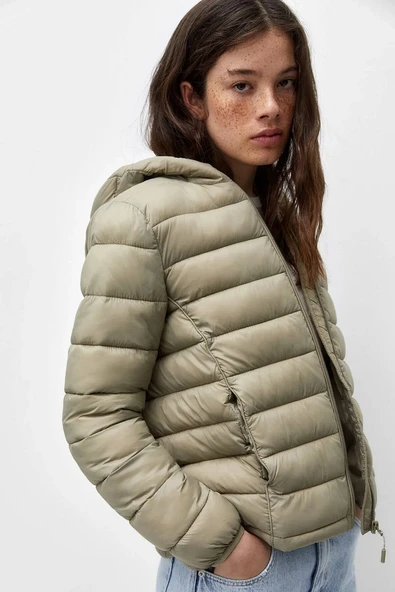 Pull & Bear Kapüşonlu Hafif Şişme Mont - Resim 2