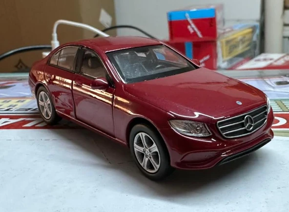 Oyuncak Metal Model Araba 1/36 Çek Bırak Mercedes Benz E Class Kırmızı ürün görseli 1
