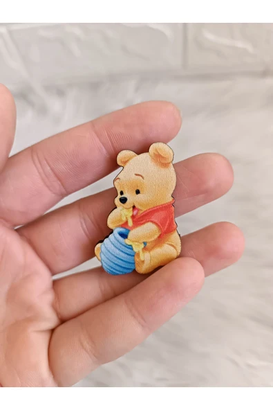 Doğrukan Hediyelik 25 adet oturan winnie the Pooh 4 cm UV baskılı ahşap figür süslemelere uygun ürün görseli 1