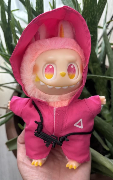 Squid Game Labubu Kıyafeti ve Aksesuar (Bebek dahil değildir) ürün görseli 1