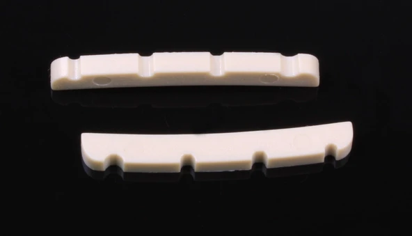 GRAPHTECH LQ-1214-10 Tusq Fender 4String Jazz Bass Pack of 10 ürün görseli 1