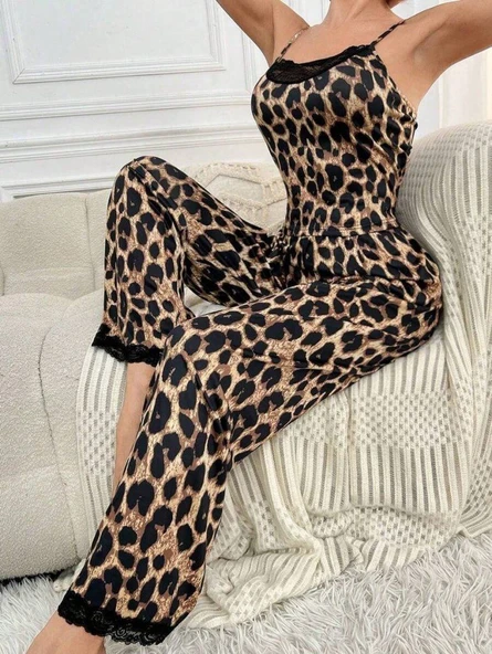 Kadın Ip Askılı Yakası Dantelli Bluz Ve Pijama Sandy Ikili Takım ürün görseli 1