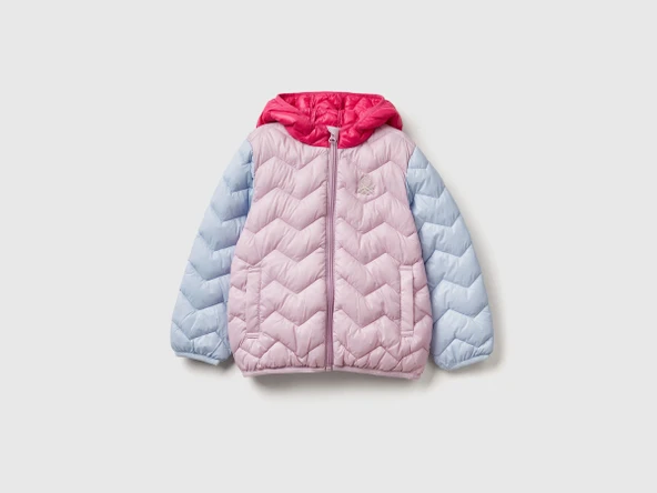 Kız Bebek Lila-Pembe Mix Simli Logo İşlemeli Kapüşonlu Mevsimlik İnce Mont ürün görseli 1