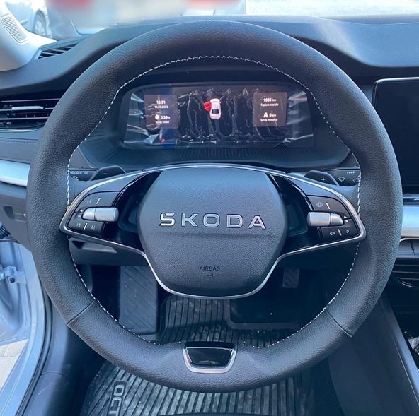 DİKİŞLİ DİREKSİYON KILIFI SİYAH DERİ GRİ DİKİŞLİ PARÇALI MODEL SKODA OCTAVİA İÇİN ürün görseli 1