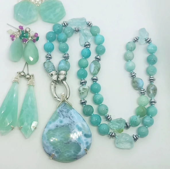 2440 Larimar Amazonit obsidyen Hematit el yapımı düğümlü kolye ürün görseli 1
