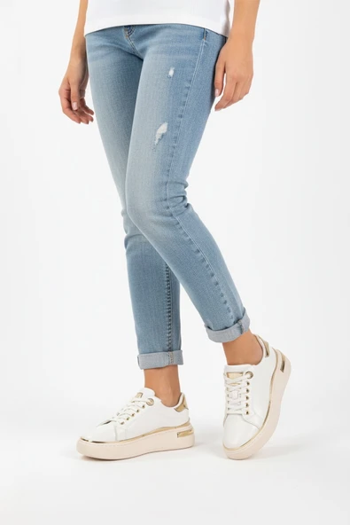 Beyaz Bağcıklı Kadın Sneaker ürün görseli 1