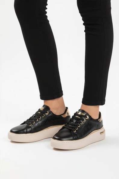 Siyah Bağcıklı Kadın Sneaker ürün görseli 1
