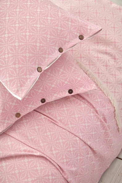 Cottonest ÇİFT KİŞİLİK YATAK ÖRTÜSÜ SETİ İKİ YASTIKLI SAÇAKLI ürün görseli 1