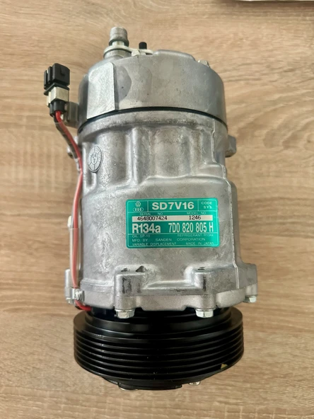 ORJİNAL TRANSPORTER T4 2,5 LT 35 KLİMA KOMPRESÖRÜ OEM KODLARI 7D0820805H 7D0820805B 7D0820805C 7D0820805G 7D0820805K ürün görseli 1
