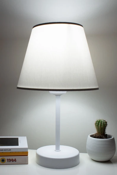 Vivido Home Beyaz Kumaş Modern Beyaz Ayaklı Abajur ürün görseli 1