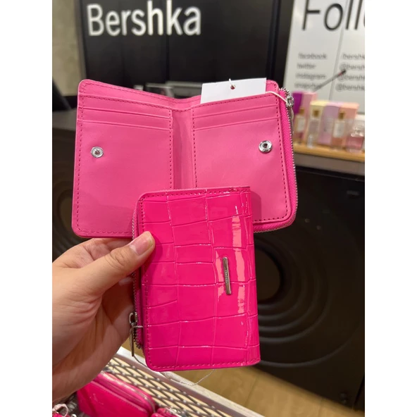Bershka Kabartmalı desenli suni rugan yüzeyli cüzdan ürün görseli 1