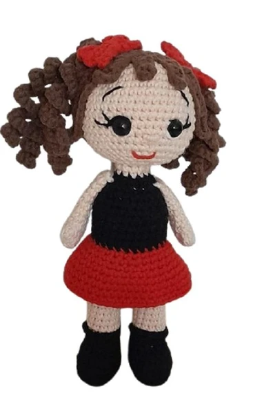 Kırmızı Siyah Öğrenci Kız Bebek Amigurumi Organik Anahtarlık Oyuncak ürün görseli 1
