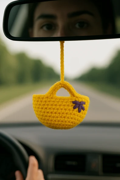 Amigurumi Araba Dikiz Aynası Süsü,  Anahtarlık,  Çanta Askısı %100  El Örgüsü ürün görseli 1
