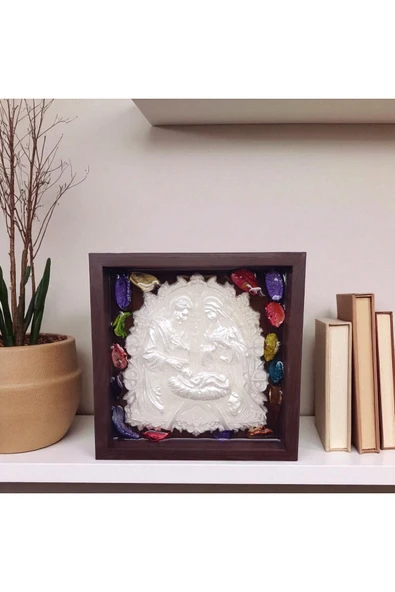 sharp&art Meryem Ana ve Kutsal Aile, Ahşap Çerçeveli, Epoksi içi Kuru Yaprak Dökümü, 4 Renk Seçeneği(17,5cm) ürün görseli 1