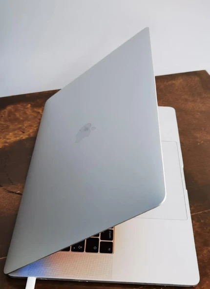 PTTAVM: Apple MacBook Pro A1707 Intel Core i7-6920HQ 15