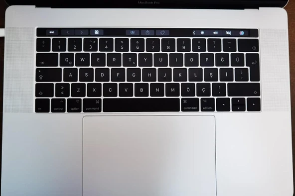 PTTAVM: Apple MacBook Pro A1707 Intel Core i7-6920HQ 15