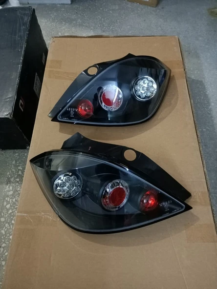 Opel Astra H Hb  2003-2009 Siyah Ledli Stop ürün görseli 1