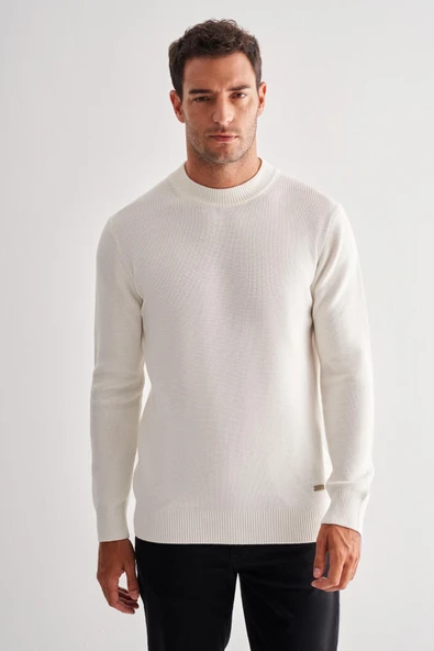 Krem Rengi Yarım Balıkçı Yaka Uzun Kol Cepsiz Comfort Fit Casual Pamuklu Triko Kazak 1012255203 ürün görseli 1