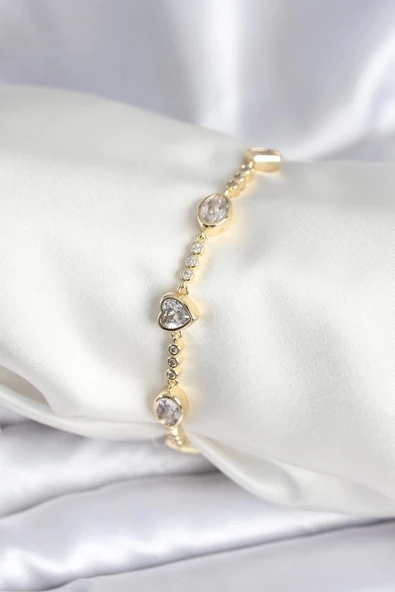 Mey İthalat® Pirinç Gold Renk Zirkon Taşlı Kalpli Model Kadın Bileklik ürün görseli 1
