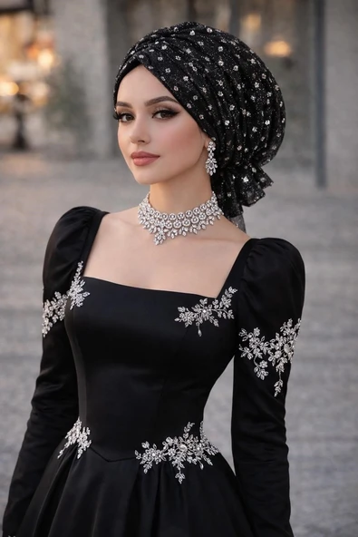Aişe Tesettür Siyah Aksesuarlı Tokalı Bone ürün görseli 1