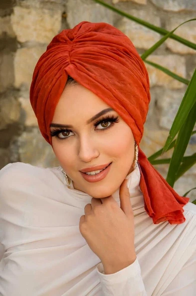 Aişe Tesettür Taba Ponpon Tokalı Bone ürün görseli 1