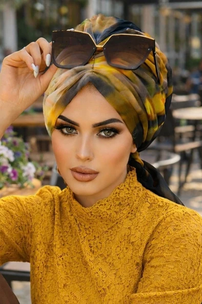 Aişe Tesettür Hardal Siyah Batik Desen Tokalı Bone ürün görseli 1