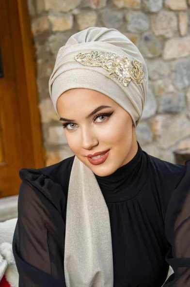 Aişe Tesettür Ekru Gold Nakışlı  Atkılı Abiye Bone ürün görseli 1