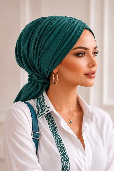 Aişe Tesettür Zümrüt Tokalı Bone ürün görseli 1