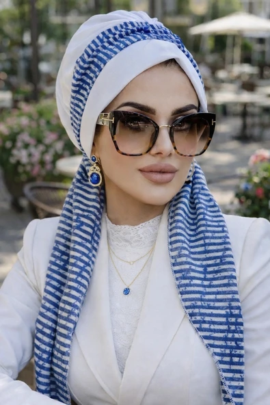 Aişe Tesettür Beyaz Mavi Çizgi Desen Fularlı Bone ürün görseli 1