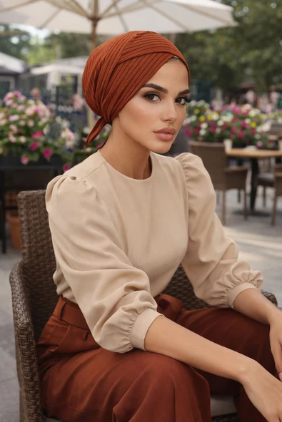 Aişe Tesettür Taba Çizgili Çapraz Bone ürün görseli 1