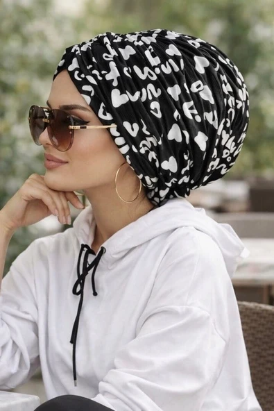 Aişe Tesettür Fıstık Yeşil Çiçek Desen Tokalı Bone ürün görseli 1