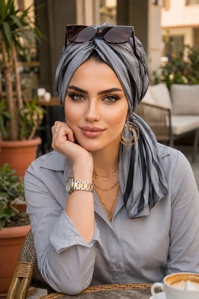 Aişe Tesettür Siyah Gri Tokalı Bone ürün görseli 1