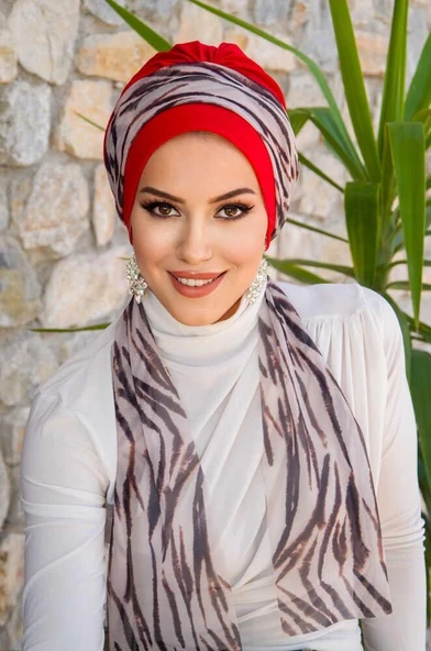 Aişe Tesettür Kırmızı Zebra Desen Fularlı Bone ürün görseli 1