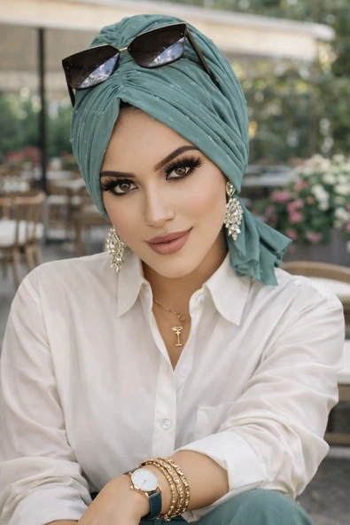 Aişe Tesettür Mint Ponpon Tokalı Bone ürün görseli 1