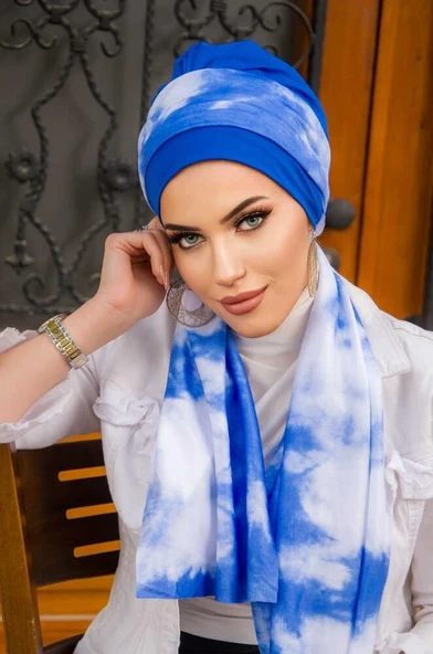 Aişe Tesettür Saks Mavi Beyaz Batik Desen Fularlı Bone ürün görseli 1