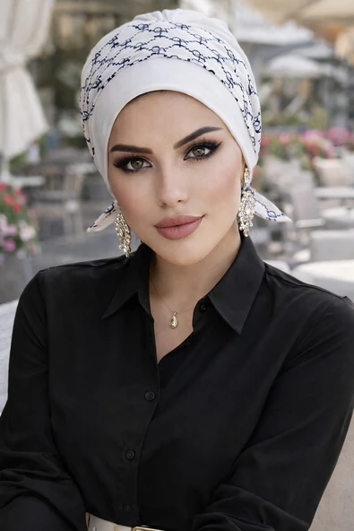 Aişe Tesettür Beyaz Hat Desen Bantlı Hazır Bone - Resim 2