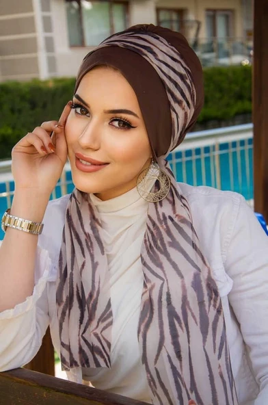 Aişe Tesettür Kahve Zebra Desen Fularlı Bone ürün görseli 1