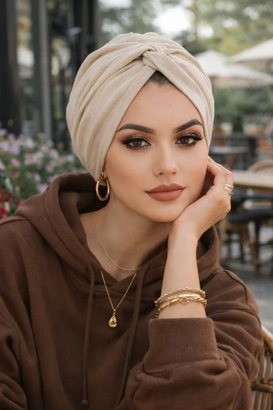 Aişe Tesettür Ekru Işıltılı Hazır Burgu Bone ürün görseli 1