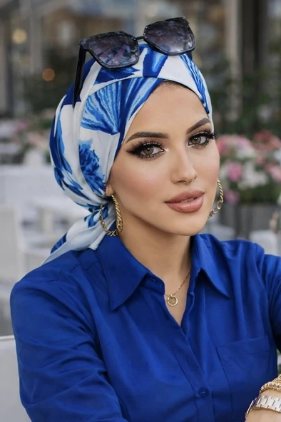 Aişe Tesettür Lacivert Beyaz Yaprak Desen Çapraz Bone ürün görseli 1