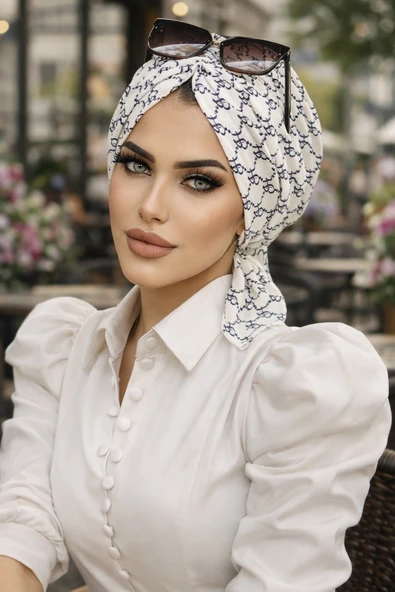 Aişe Tesettür Beyaz Lacivert Hat Desen Tokalı Bone ürün görseli 1