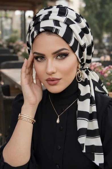Aişe Tesettür Siyah Beyaz Desen Atkılı Bone ürün görseli 1